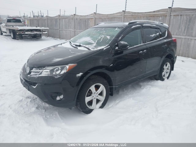 2T3ZFREV8FW145919 Toyota RAV4 LE