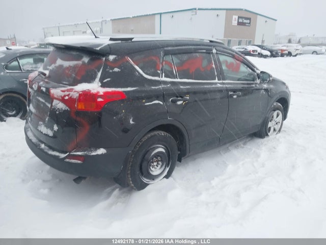 2T3ZFREV8FW145919 Toyota RAV4 LE