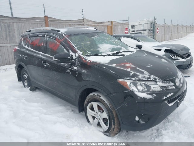 2T3ZFREV8FW145919 Toyota RAV4 LE