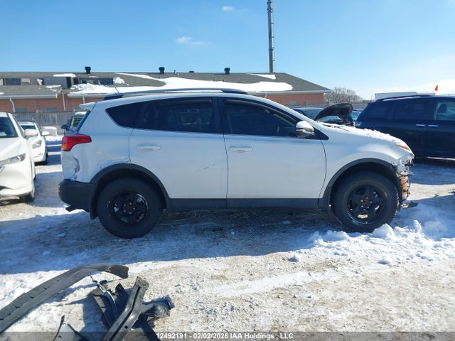 2T3ZFREV0FW134302 Toyota RAV4 LE