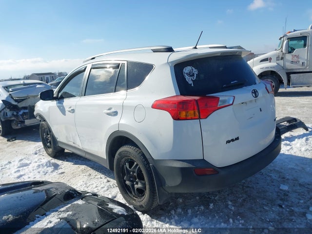 2T3ZFREV0FW134302 Toyota RAV4 LE