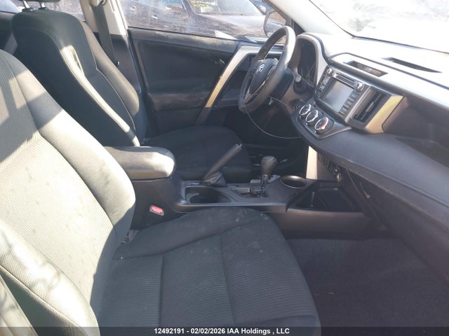 2T3ZFREV0FW134302 Toyota RAV4 LE