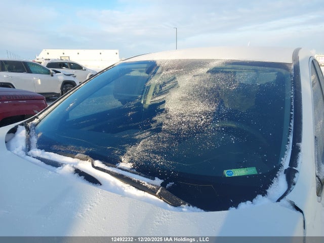2HKRW2H23JH135176 Honda CR-V LX