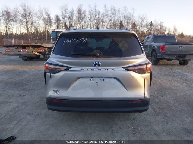2025 Toyota Sienna Le 8-passenger მანქანა იყიდება აუქციონზე, vin: 5TDGRKEC8SS240688, აუქციონის ნომერი: 12492235