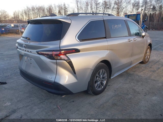 2025 Toyota Sienna Le 8-passenger მანქანა იყიდება აუქციონზე, vin: 5TDGRKEC8SS240688, აუქციონის ნომერი: 12492235