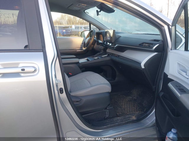 2025 Toyota Sienna Le 8-passenger მანქანა იყიდება აუქციონზე, vin: 5TDGRKEC8SS240688, აუქციონის ნომერი: 12492235