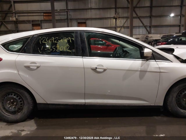 Ford Focus 2015 1FADP3N23FL352012 Image 14