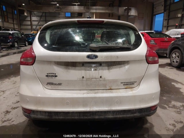 Ford Focus 2015 1FADP3N23FL352012 Image 17