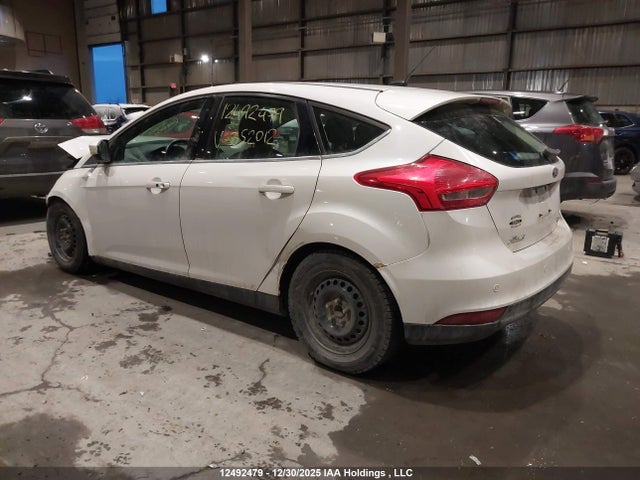 Ford Focus 2015 1FADP3N23FL352012 Image 3