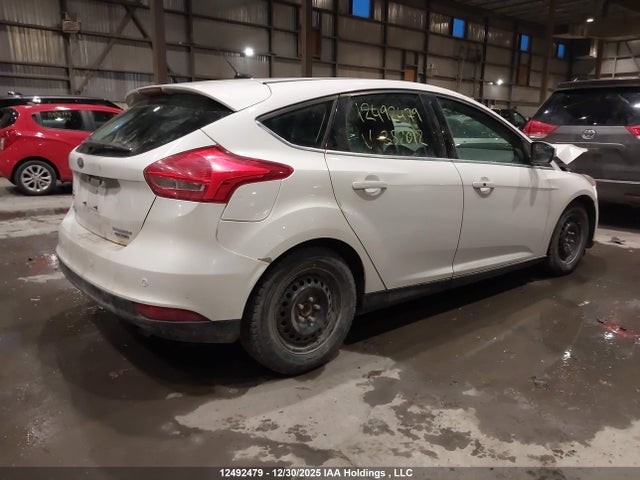 Ford Focus 2015 1FADP3N23FL352012 Image 4