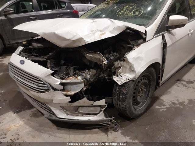 Ford Focus 2015 1FADP3N23FL352012 Image 6