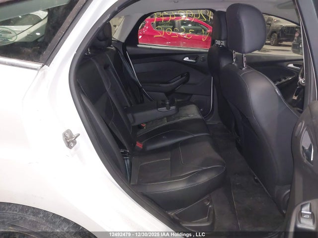 Ford Focus 2015 1FADP3N23FL352012 Image 8
