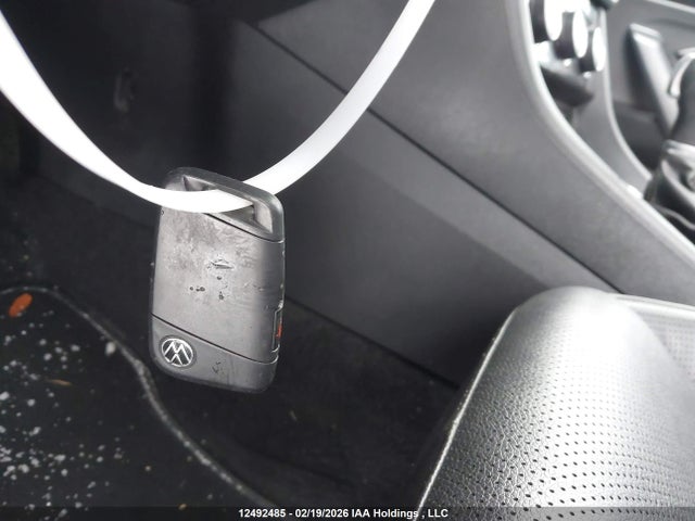 3VWGM7BU8NM033647 Volkswagen Jetta Highline