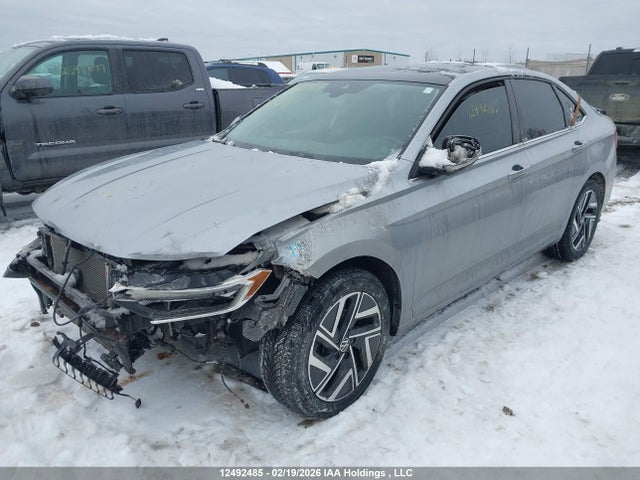3VWGM7BU8NM033647 Volkswagen Jetta Highline