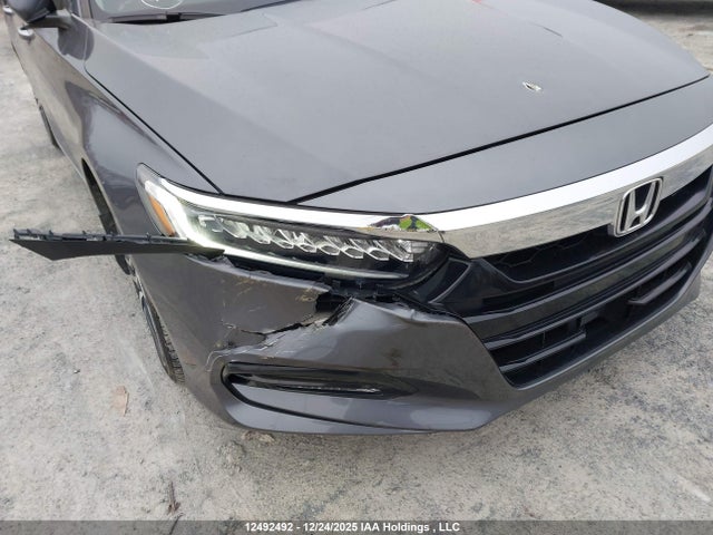 2018 Honda Accord Touring მანქანა იყიდება აუქციონზე, vin: 1HGCV1F94JA804518, აუქციონის ნომერი: 12492492