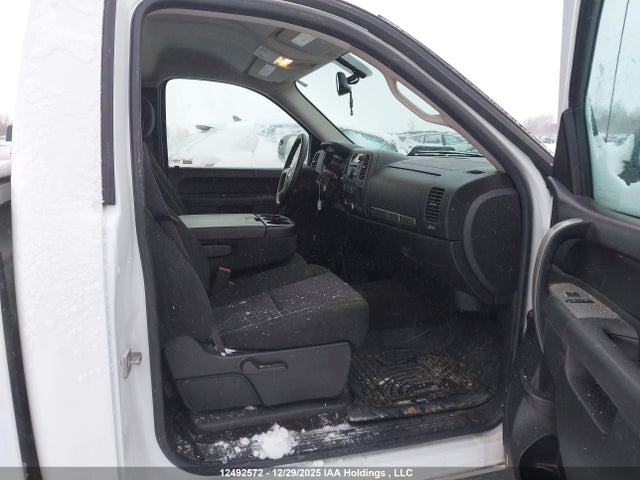 Продаж на аукціоні авто 2011 Chevrolet Silverado C1500 Lt, vin: 1GCNCSE06BZ327468, номер лоту: 12492572