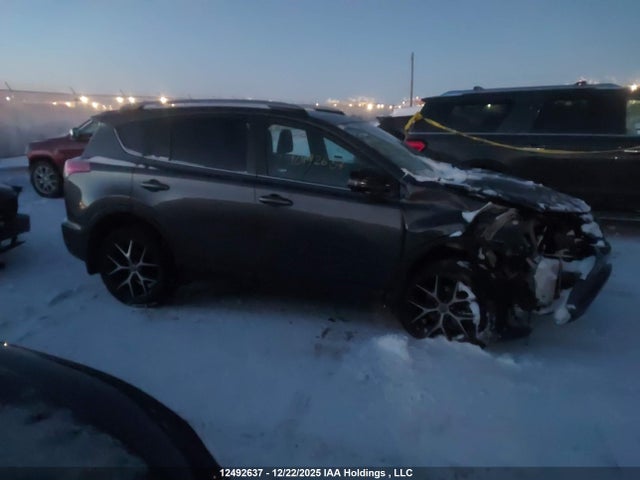 2T3JFREV1HW639393 Toyota RAV4 SE