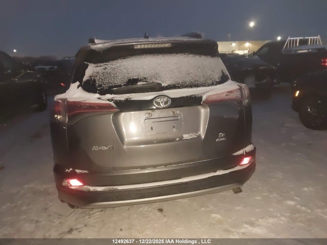 2T3JFREV1HW639393 Toyota RAV4 SE