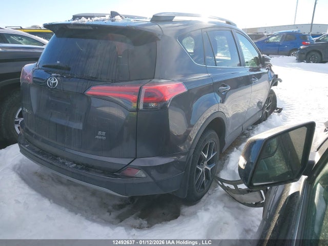 2T3JFREV1HW639393 Toyota RAV4 SE