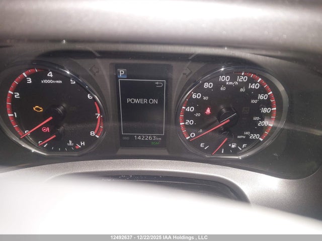 2T3JFREV1HW639393 Toyota RAV4 SE