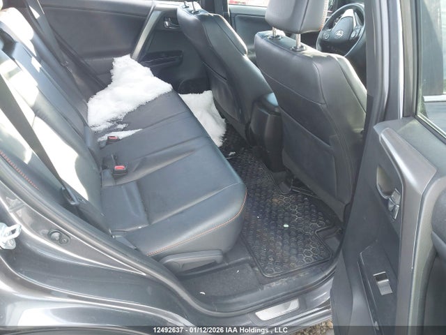 2T3JFREV1HW639393 Toyota RAV4 SE