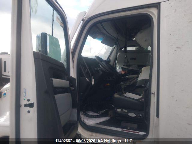 12492667 :رقم المزاد ، 1XKYD49X0PJ998500 vin ، 2023 Kenworth  مزاد بيع