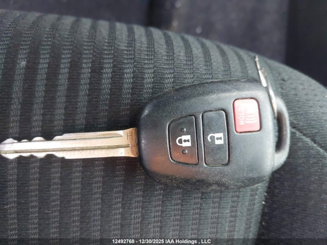 Продажа на аукционе авто 2015 Toyota Rav4 Xle, vin: 2T3RFREV5FW270067, номер лота: 12492768