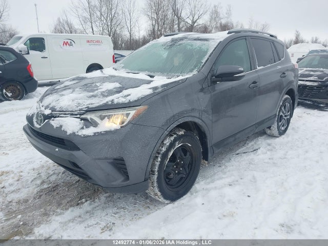 2T3ZFREVXHW401335 Toyota RAV4 LE