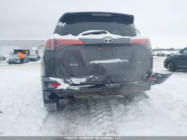 2T3ZFREVXHW401335 Toyota RAV4 LE
