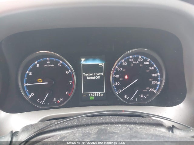 2T3ZFREVXHW401335 Toyota RAV4 LE
