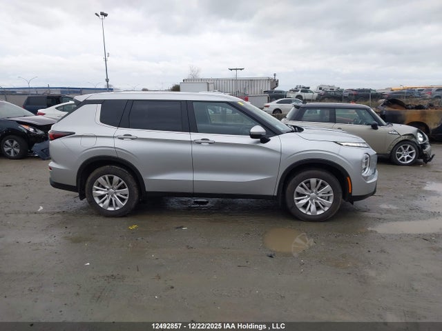 JA4J4UA8XSZ619914 Mitsubishi Outlander Es