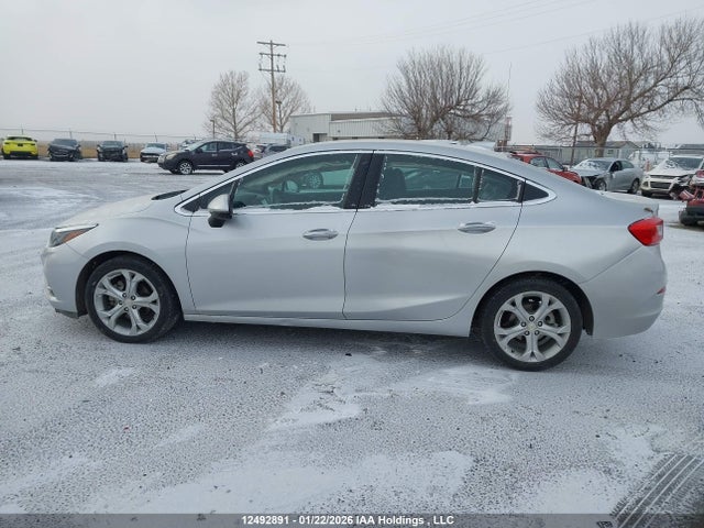 1G1BF5SMXJ7157475 Chevrolet Cruze Premier