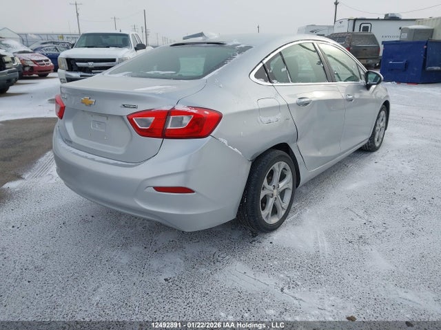 1G1BF5SMXJ7157475 Chevrolet Cruze Premier