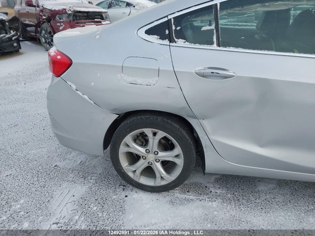 1G1BF5SMXJ7157475 Chevrolet Cruze Premier