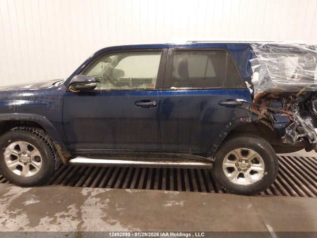 2017 Toyota 4runner Sr5 Prem/ltdl/trail/trd მანქანა იყიდება აუქციონზე, vin: JTEBU5JR7H5447152, აუქციონის ნომერი: 12492899