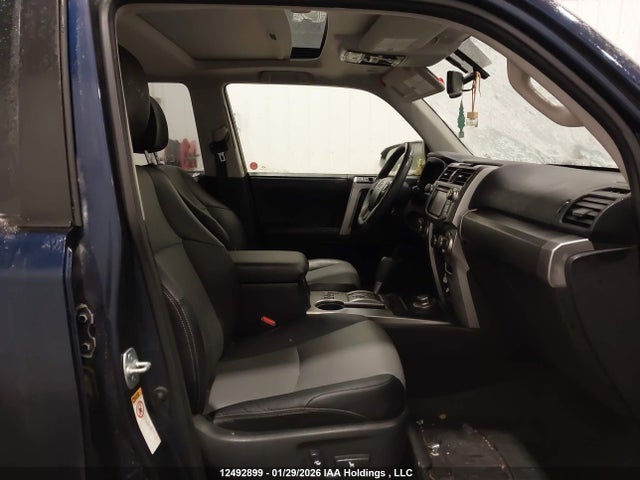 2017 Toyota 4runner Sr5 Prem/ltdl/trail/trd მანქანა იყიდება აუქციონზე, vin: JTEBU5JR7H5447152, აუქციონის ნომერი: 12492899
