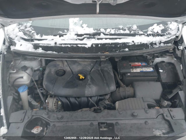 KNAHT8A39G7132190 KIA Rondo