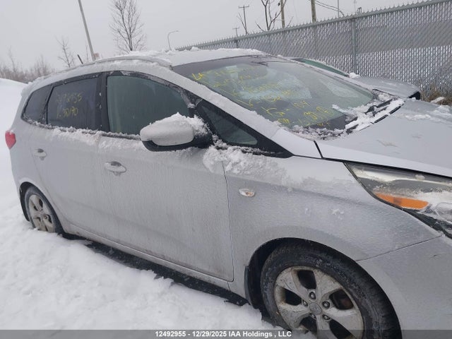 KNAHT8A39G7132190 KIA Rondo