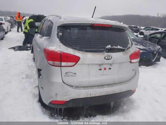 KNAHT8A39G7132190 KIA Rondo