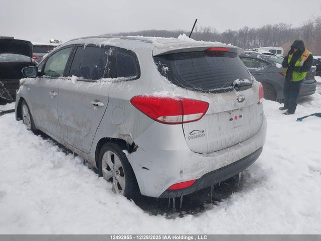 KNAHT8A39G7132190 KIA Rondo