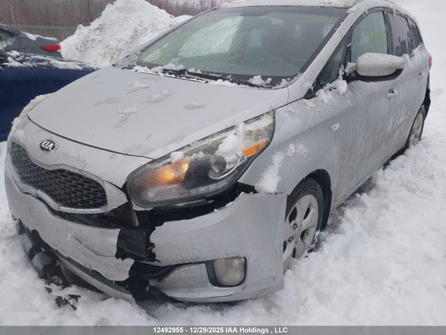 KNAHT8A39G7132190 KIA Rondo
