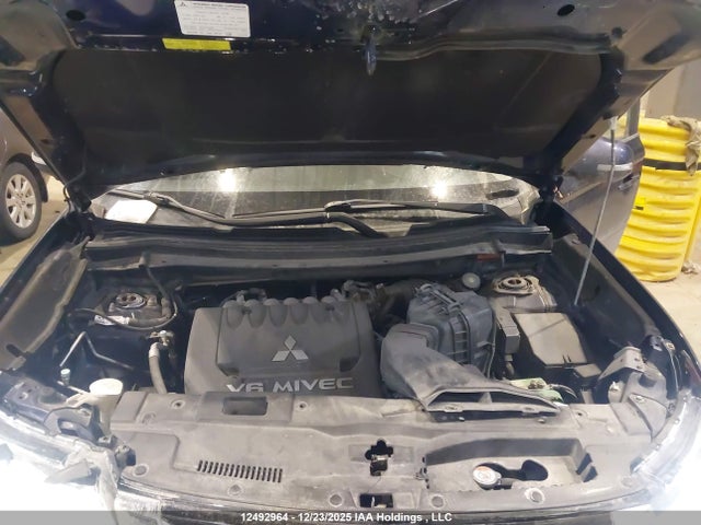 Mitsubishi Outlander 2017 JA4JZ4AXXHZ600250 Image 10