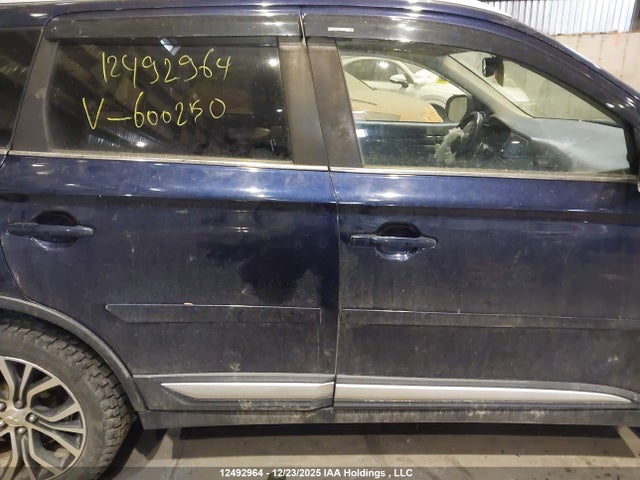 Mitsubishi Outlander 2017 JA4JZ4AXXHZ600250 Image 12