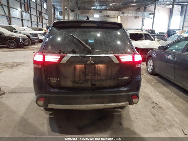 Mitsubishi Outlander 2017 JA4JZ4AXXHZ600250 Image 15