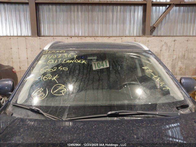 Mitsubishi Outlander 2017 JA4JZ4AXXHZ600250 Image 16
