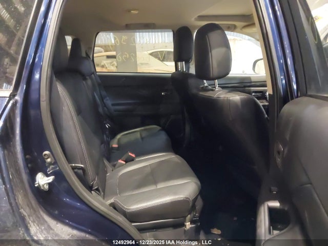 Mitsubishi Outlander 2017 JA4JZ4AXXHZ600250 Image 8