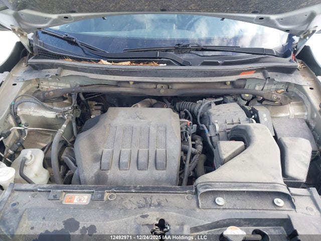 JA4ATUAA1NZ613364 Mitsubishi Eclipse Cross Es