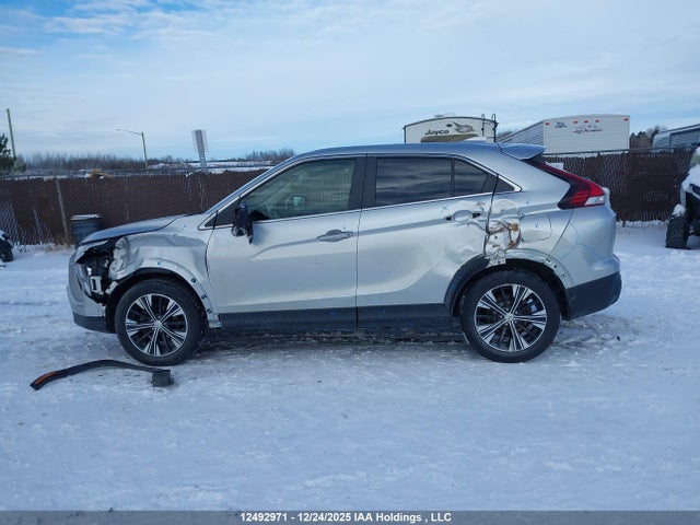 JA4ATUAA1NZ613364 Mitsubishi Eclipse Cross Es