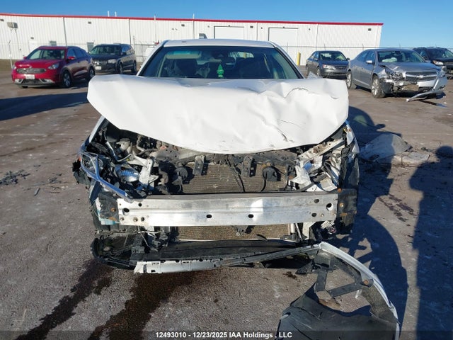 4T1B11HK1JU598218 Toyota CAMRY SE