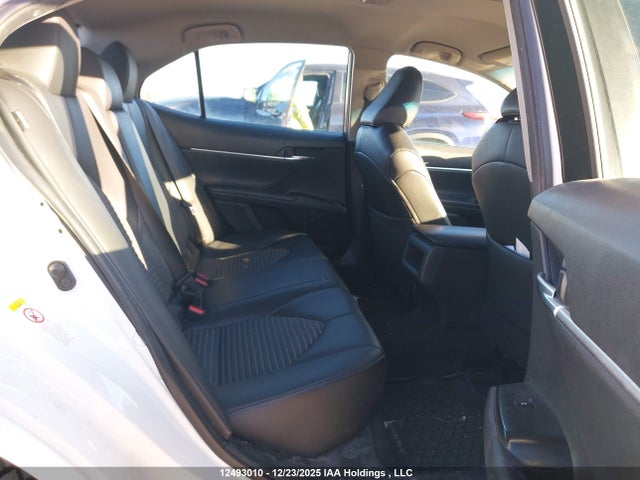 4T1B11HK1JU598218 Toyota CAMRY SE